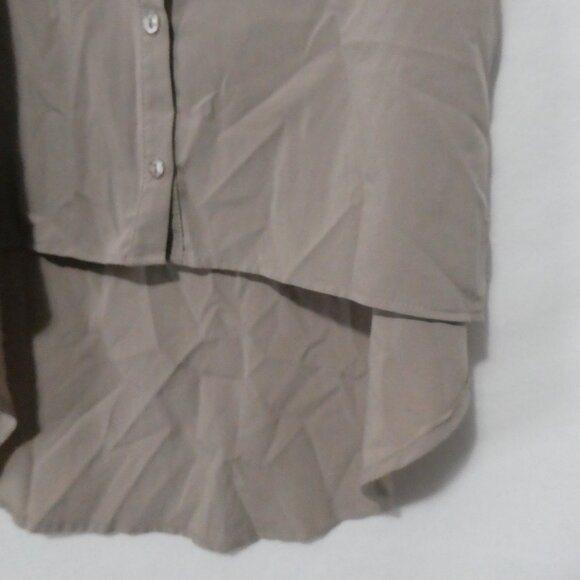 FLUO | small | Sleeveless High-Low Collared Blouse | Made In USA - Picture 8 of 15